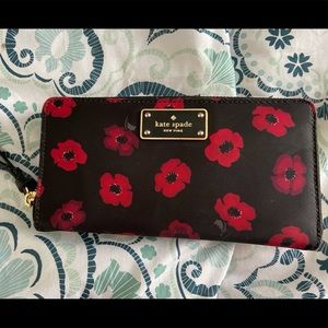 ♠️Kate Spade wallet- Wilson Road Poppy print-GUC